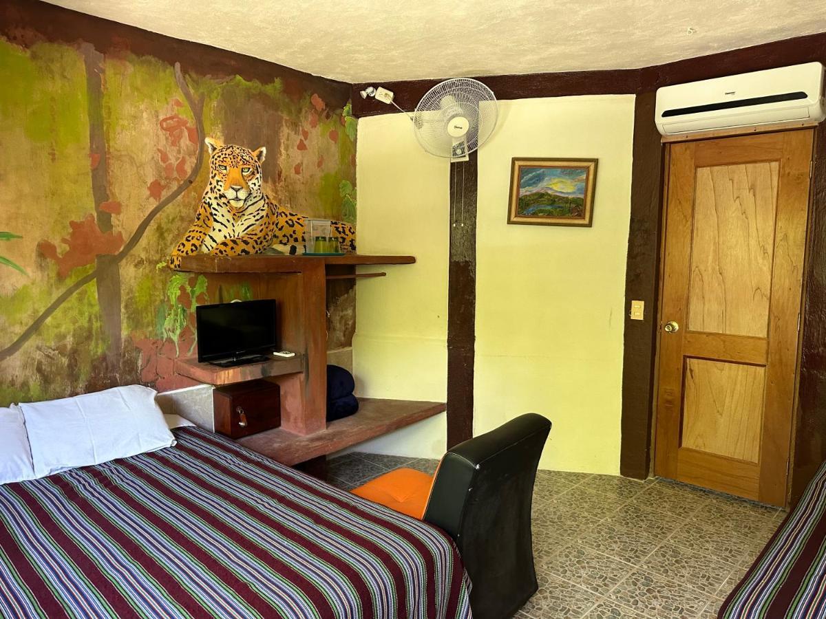 Zapote Tree Inn Flores Exterior foto